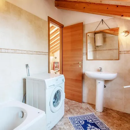 2 Bedroom Beach Front Apartment In Andora 아파트