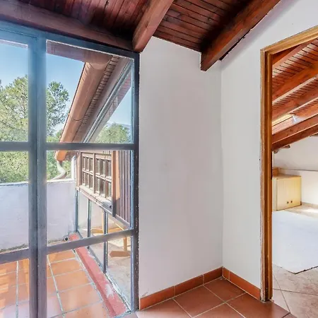 2 Bedroom Beach Front Apartment In Andora