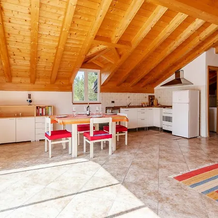 Apartment Gorgeous In With House Sea View Marina dʼAndora