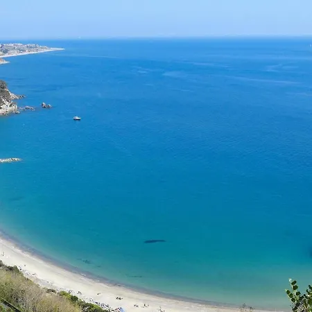 2 Bedroom Beach Front Apartment In Andora