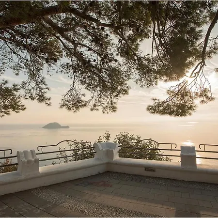 Gorgeous In With House Sea View *