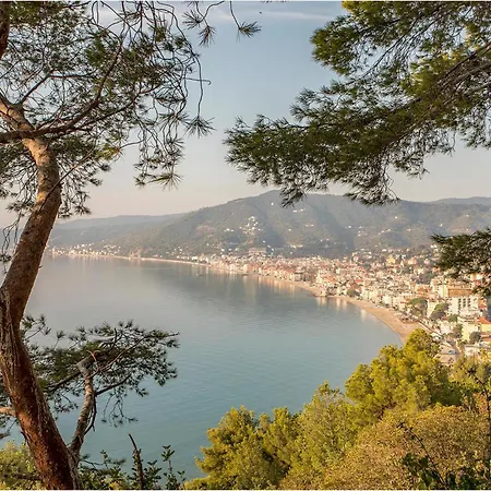 2 Bedroom Beach Front Apartment In Andora Apartment *