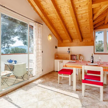 Apartment Gorgeous In With House Sea View Marina dʼAndora